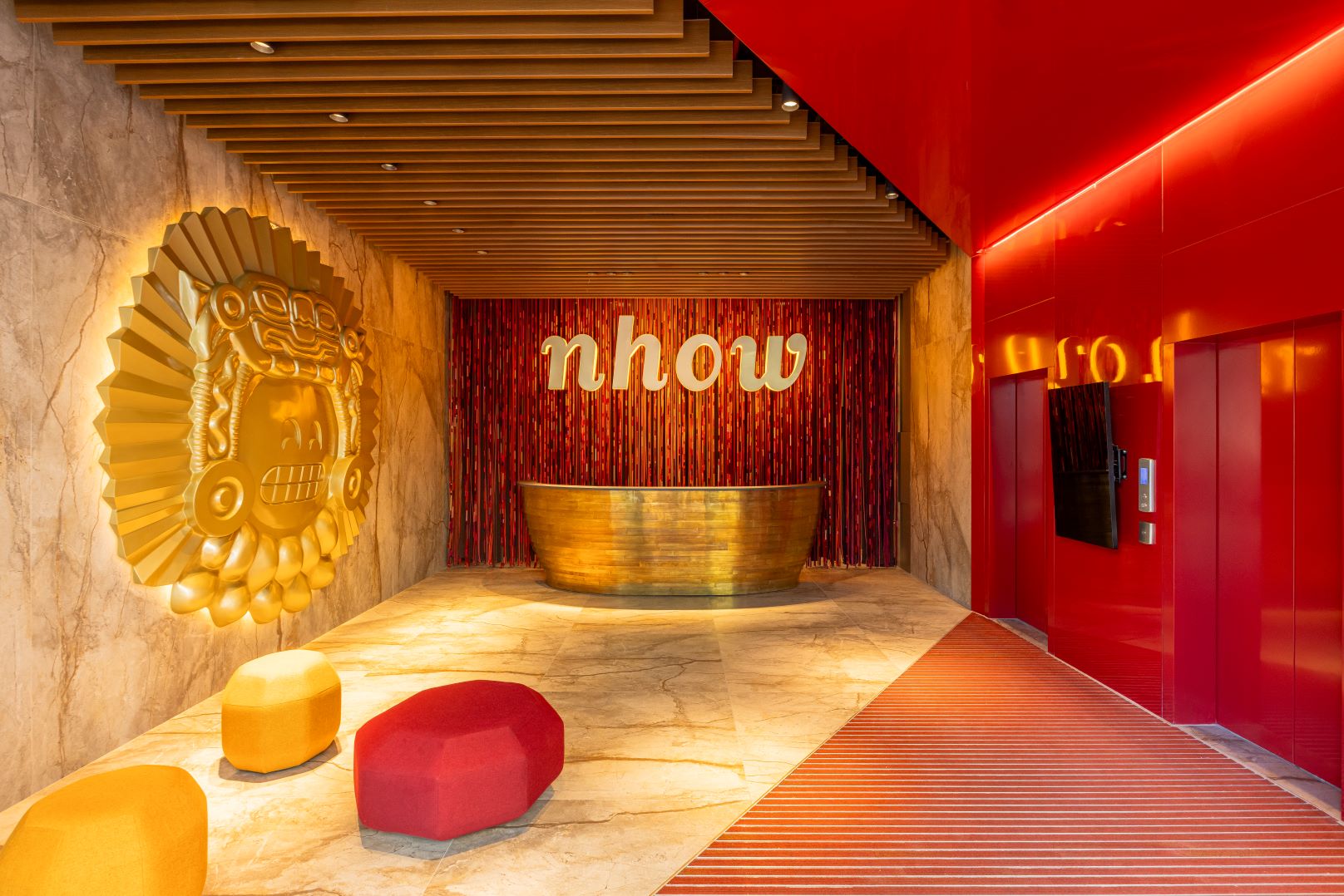 6 nhow_Lima_Reception_Colorful_Gold_Emoji