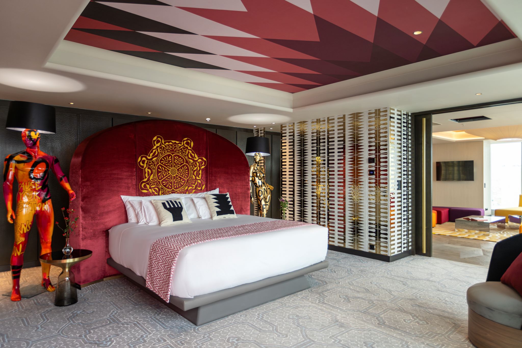 7 nhow_Lima_Room_Presidential_Suite_Desing_Colorful_Roof_Manequin_Lamp